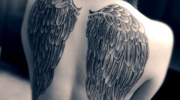 eine-sch-C3-B6ne-t-C3-A4towierte-frau-hier-ist-eine-idee-f-C3-BCr-engelsfl-C3-BCgel-tattoo-f-C3-BCr-damen